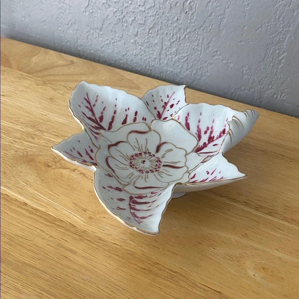 L&M Bond Ware floral Vintage hand painted trinket dish